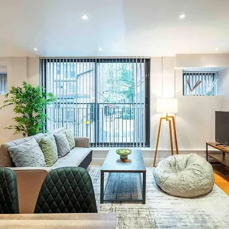 Stunning 3-Bed House In Central London